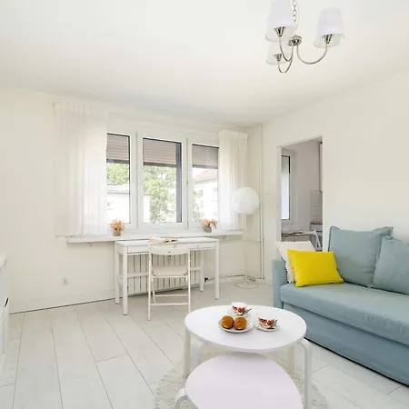 Apartment Grochowska Bright With Desk By Renters *