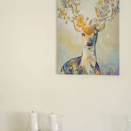 Daire Grochowska Bright With Desk By Renters