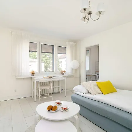 Apartman Grochowska Bright With Desk By Renters