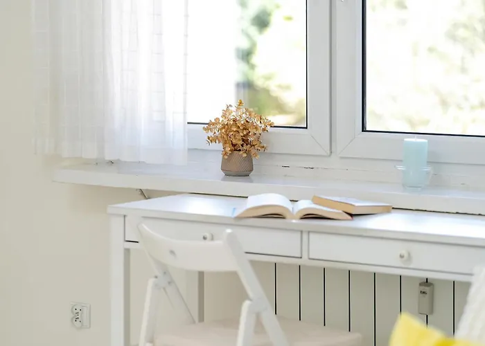 Apartament Grochowska Bright With Desk By Renters Poznań