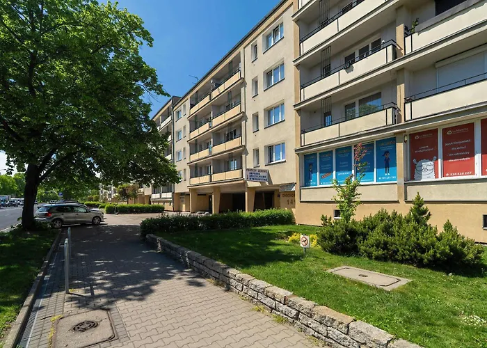 Apartament Grochowska Bright With Desk By Renters